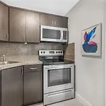 Waterfront Studio With Free Parking
