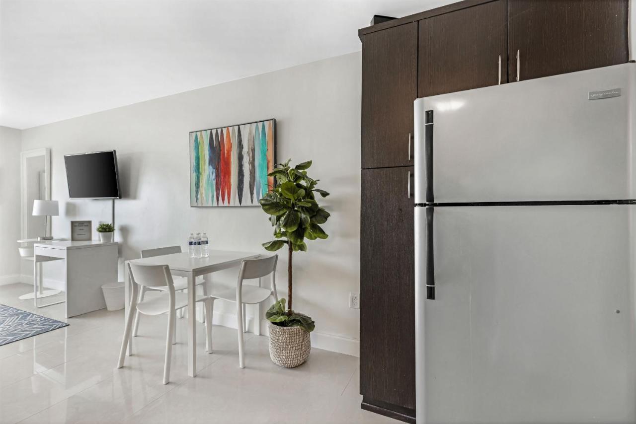 Waterfront With Free Parking Apartment Miami Beach